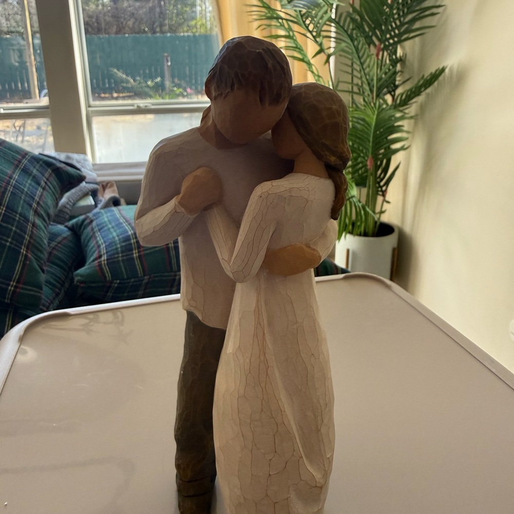 Willow Tree Embrace Figurine - Cream and Brown